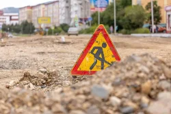 Само три месеца след ремонта: Появиха се дълбоки коловози по бул. &bdquo;Христо Ботев&ldquo; в Бургас