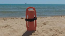 Черноморието влиза в сезона със стотици празни спасителски постове &ndash; и по-високите заплати не помагат