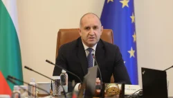 Румен Радев: Пари в хазната няма &ndash; кабинетът готви бюджет &bdquo;на ръба&ldquo; и търси по-малък дълг