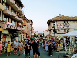 Нови ограничения в Созопол: Без тротинетки по &bdquo;Веселата улица&ldquo; и без АТВ-та в Стария град
