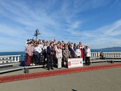 Бургас изпрати близо 1000 абитуриенти: Парад, червен килим и среща с кмета