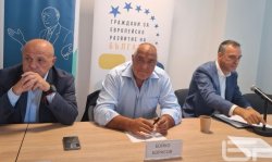 Борисов стяга ГЕРБ от Бургас: Връщам партията вдясно