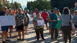 Протест в Крайморие: Жители скочиха срещу новата схема на ВиК