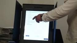 Машинното гласуване излиза по-скъпо: Поръчката стига около 15 млн. евро