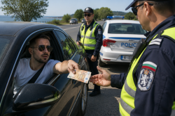 &bdquo;Да се разберем&ldquo; със 100 евро? Дрогиран шофьор си навлече още по-големи проблеми край Поморие