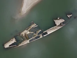 Сушата върна призрак от Втората световна война: Германски военен кораб изплува в Дунав