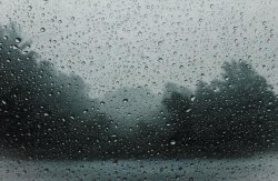 MeteoBalkans предупреждава: Риск от порой и наводнения по Южното Черноморие в началото на октомври