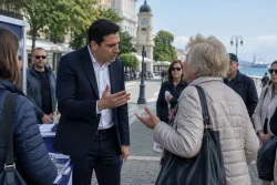 Радостин Василев влезе в спор с избирателка в Бургас