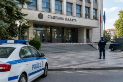 Полицията проверява нов сигнал за бомба в Съдебната палата Бургас